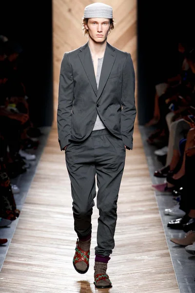 Look 17